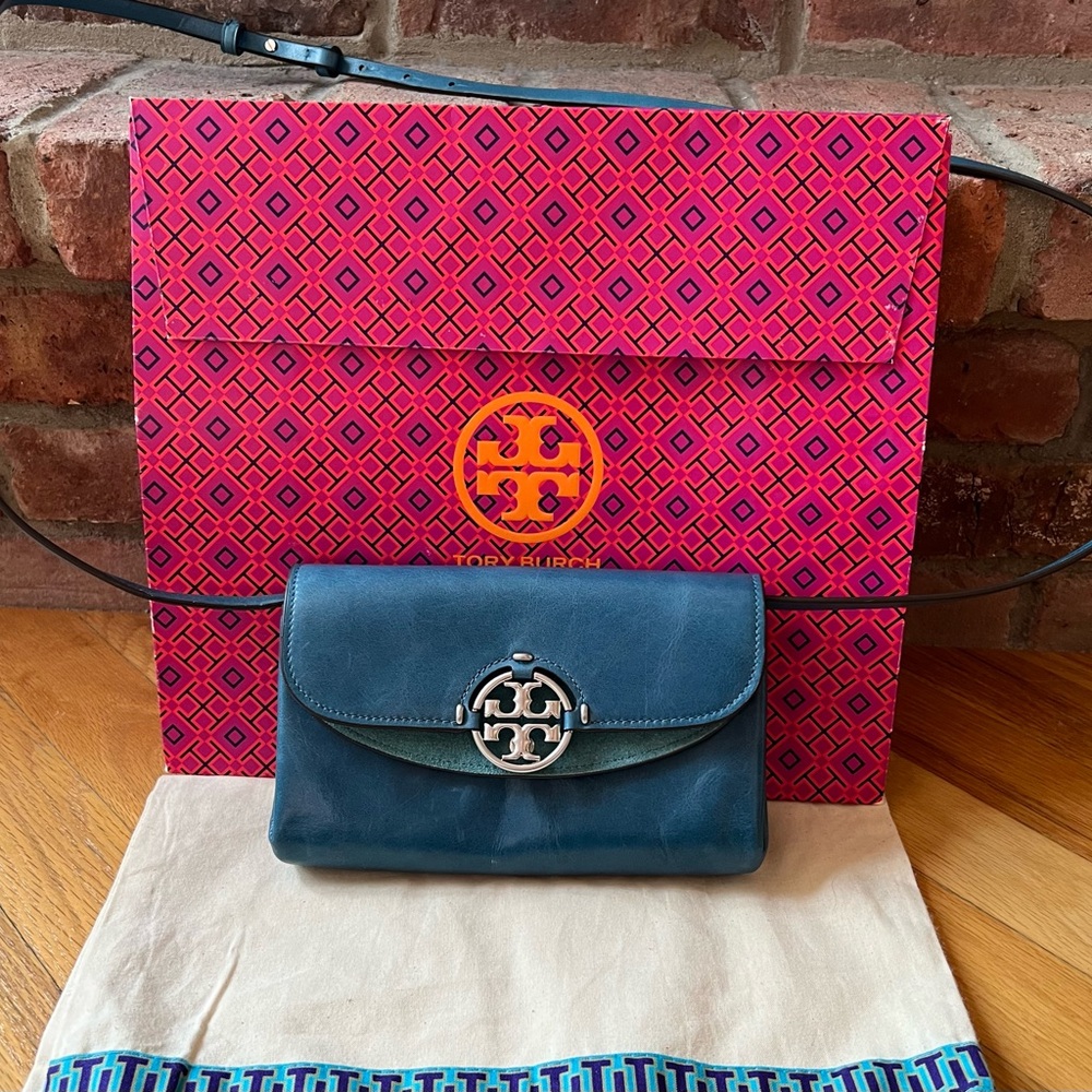 Tory Burch Miller Glazed Wallet Crossbody - Picture 3 of 15